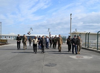 Hərbi attaşelər Bakı Beynəlxalq Dəniz Ticarəti Limanında olublar