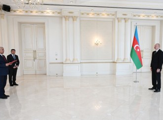 Prezident İlham Əliyev Yəmənin Azərbaycanda yeni təyin olunmuş səfirinin etimadnaməsini qəbul edib