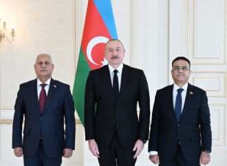 Prezident İlham Əliyev Yəmənin Azərbaycanda yeni təyin olunmuş səfirinin etimadnaməsini qəbul edib
