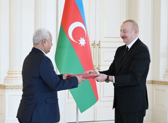 Prezident İlham Əliyev Yəmənin Azərbaycanda yeni təyin olunmuş səfirinin etimadnaməsini qəbul edib