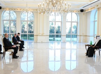Prezident İlham Əliyev Küveytin ölkəmizdə yeni təyin olunmuş səfirinin etimadnaməsini qəbul edib