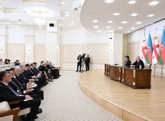Prezident İlham Əliyev və Baş nazir İrakli Kobaxidze mətbuata bəyanatlarla çıxış edirlər