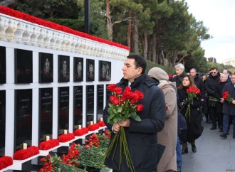 Azərbaycan xalqı 20 Yanvar faciəsi qurbanlarının əziz xatirəsini yad edir