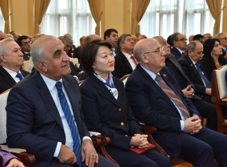 Türk Mədəniyyəti və İrsi Fondunun prezidenti Aktotı Raimkulova Azərbaycan Milli Elmlər Akademiyasının ümumi yığıncağında iştirak edib