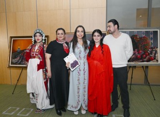 Leyla Əliyeva və Arzu Əliyeva UNEC-də distant Çin dili təhsili alan tələbələrlə görüşüblər