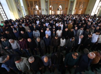 Məscidlərdə bayram namazı qılınıb