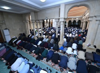 Məscidlərdə bayram namazı qılınıb