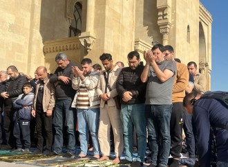 Məscidlərdə bayram namazı qılınıb