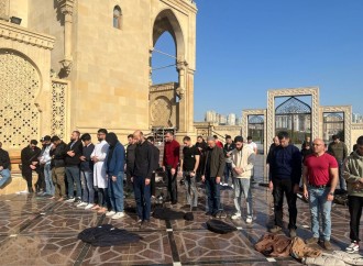 Məscidlərdə bayram namazı qılınıb