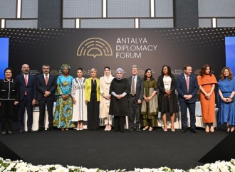 Birinci xanım Mehriban Əliyeva Antalya Diplomatiya Forumunun panel iclasında iştirak edib