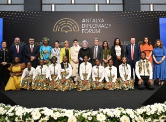Birinci xanım Mehriban Əliyeva Antalya Diplomatiya Forumunun panel iclasında iştirak edib