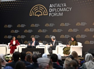 Birinci xanım Mehriban Əliyeva Antalya Diplomatiya Forumunun panel iclasında iştirak edib