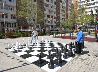 Heydər Əliyev Fondunun vitse-prezidenti Leyla Əliyevanın iştirakı ilə Bakıda 1400-dən çox sakinin yaşadığı həyət abadlaşdırılaraq sakinlərin istifadəsinə verilib