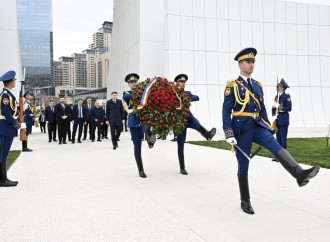 Rumıniya Senatının rəsmi nümayəndəsi Bakıda Zəfər parkını ziyarət edib