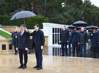Gürcüstan Prezidenti Mixeil Kavelaşvili Bakıda şəhidlərin xatirəsini anıb