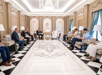 Müdafiə nazirinin müavinləri Qətərə səfər edib