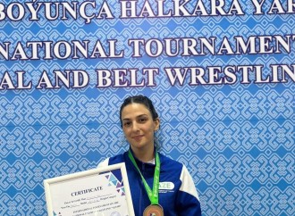 Azərbaycanın güləşçiləri Türkmənistanda üç medal qazanıb