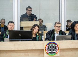 Ermənistan silahlı qüvvələrinin Qaradağlı kəndini işğal etməsi və azərbaycanlıları vəhşicəsinə qətlə yetirməsi ilə bağlı sənədlər məhkəmədə tədqiq olunub