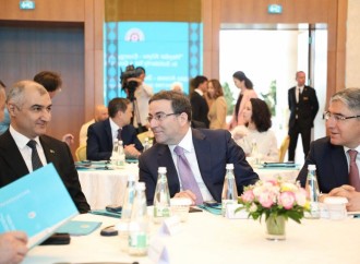 Aşqabadda Ümummilli Lider  Heydər Əliyevin anadan olmasının 102-ci ildönümü münasibətilə tədbir keçirilib