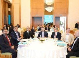 Aşqabadda Ümummilli Lider  Heydər Əliyevin anadan olmasının 102-ci ildönümü münasibətilə tədbir keçirilib