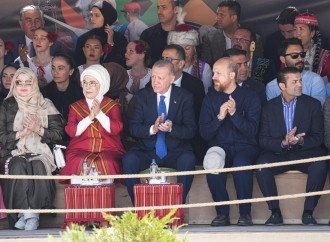 Ərdoğan Qarabağ nümayəndələrinin at şousunu ayaqüstə alqışladı