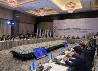 Türk Mədəniyyəti və İrsi Fondunun Prezidenti Səmərqəndin İslam Dünyasının Mədəniyyət Paytaxtı elan olunması münasibətilə keçirilən mərasimdə iştirak edib
