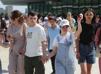 Heydər Əliyev Mərkəzinin parkında Uşaq festivalı keçirilib