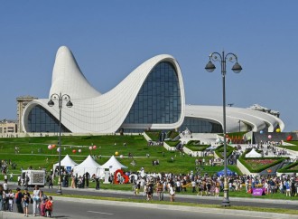 Heydər Əliyev Mərkəzinin parkında Uşaq festivalı keçirilib