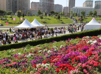 Heydər Əliyev Mərkəzinin parkında Uşaq festivalı keçirilib