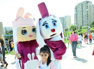 Heydər Əliyev Mərkəzinin parkında Uşaq festivalı keçirilib