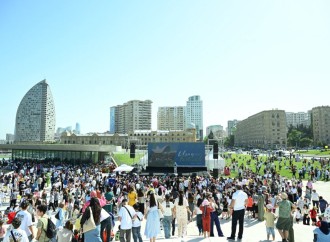 Heydər Əliyev Mərkəzinin parkında Uşaq festivalı keçirilib