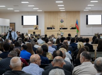 Məhkəmədə Azərbaycanın vaxtilə işğal altında olan ərazilərində “parad” üçün silahların Ermənistandan gətirildiyi etiraf edilib