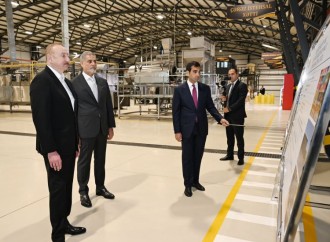 Prezident İlham Əliyev Bakıda müxtəlif növ və çeşiddə qəlyanaltı məhsullarının istehsalı zavodunun açılışında iştirak edib
