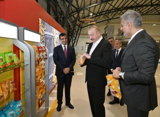 Prezident İlham Əliyev Bakıda müxtəlif növ və çeşiddə qəlyanaltı məhsullarının istehsalı zavodunun açılışında iştirak edib