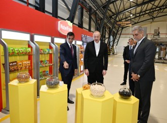 Prezident İlham Əliyev Bakıda müxtəlif növ və çeşiddə qəlyanaltı məhsullarının istehsalı zavodunun açılışında iştirak edib