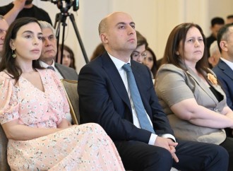 Heydər Əliyev Fondunun vitse-prezidenti Leyla Əliyeva “Gənc qızların təhsilinə dəstək” layihəsi iştirakçılarının məzun günündə iştirak edib