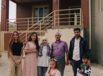 Heydər Əliyev Fondunun vitse-prezidenti Leyla Əliyeva və Bakı Media Mərkəzinin rəhbəri Arzu Əliyeva Xızıda “Gənc arıçı” layihəsinin iştirakçısı ilə görüşüb