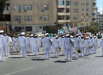Silahlı Qüvvələr Günü münasibətilə hərbçilərin yürüşü keçirilir