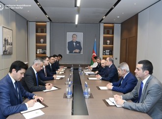 Ceyhun Bayramov Bobur Usmanovla İƏT-in 17-ci Zirvə Görüşünə hazırlığı müzakirə edib