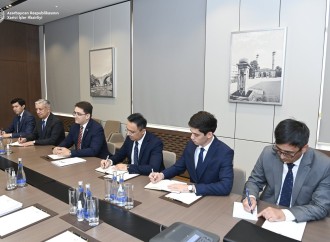Ceyhun Bayramov Bobur Usmanovla İƏT-in 17-ci Zirvə Görüşünə hazırlığı müzakirə edib