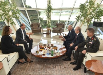 Ersin Tatar Azərbaycana gəlib