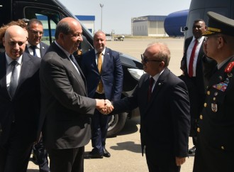 Ersin Tatar Azərbaycana gəlib