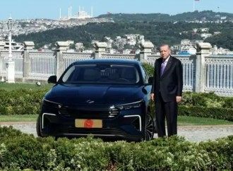 Ərdoğan "Togg"un yeni modeli ilə ilk test sürüşünü həyata keçirib (FOTO)