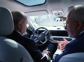 Ərdoğan "Togg"un yeni modeli ilə ilk test sürüşünü həyata keçirib (FOTO)