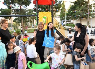 Heydər Əliyev Fondunun vitse-prezidenti Leyla Əliyevanın iştirakı ilə “Bizim həyət” layihəsi çərçivəsində yenilənmiş növbəti həyət sakinlərin istifadəsinə verilib
