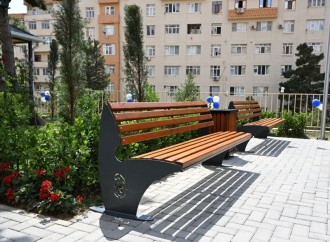 Heydər Əliyev Fondunun vitse-prezidenti Leyla Əliyevanın iştirakı ilə “Bizim həyət” layihəsi çərçivəsində yenilənmiş növbəti həyət sakinlərin istifadəsinə verilib