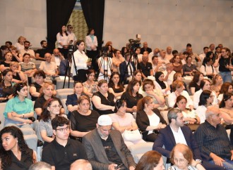 Xalq yazıçısı Elçin Əfəndiyevin nəşi Fəxri xiyabana yola salınıb