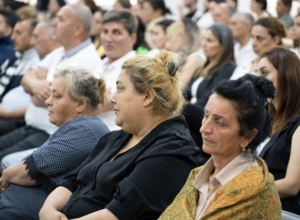 Ermənistan silahlı qüvvələrinin hücumları nəticəsində doğmaları itkin düşmüş, yaralanmış, mina qurbanı olmuş, əsirlikdə işgəncələrə məruz qalmış şəxslər məhkəmədə ifadə veriblə