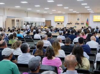 Ermənistan silahlı qüvvələrinin hücumları nəticəsində doğmaları itkin düşmüş, yaralanmış, mina qurbanı olmuş, əsirlikdə işgəncələrə məruz qalmış şəxslər məhkəmədə ifadə veriblə