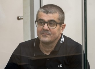 Ermənistan silahlı qüvvələrinin hücumları nəticəsində doğmaları itkin düşmüş, yaralanmış, mina qurbanı olmuş, əsirlikdə işgəncələrə məruz qalmış şəxslər məhkəmədə ifadə veriblə